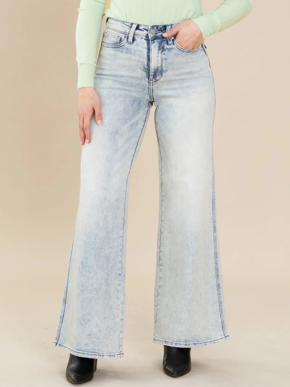 Judy Blue Light Wash Wide Leg Jeans Size 5 - Picture 2 of 8